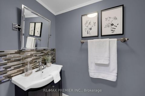 Photo 18 at 12 Yellowood Circle, Patterson, Vaughan