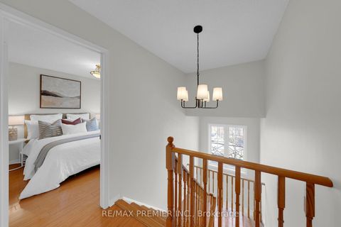 Photo 19 at 12 Yellowood Circle, Patterson, Vaughan