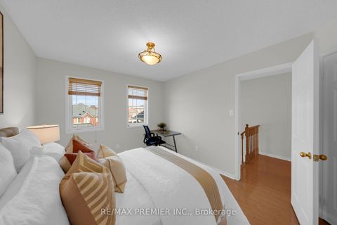 Photo 21 at 12 Yellowood Circle, Patterson, Vaughan