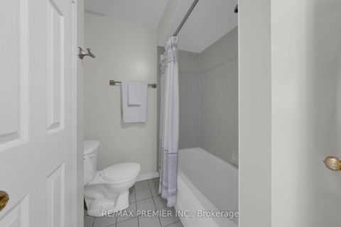 Photo 26 at 12 Yellowood Circle, Patterson, Vaughan