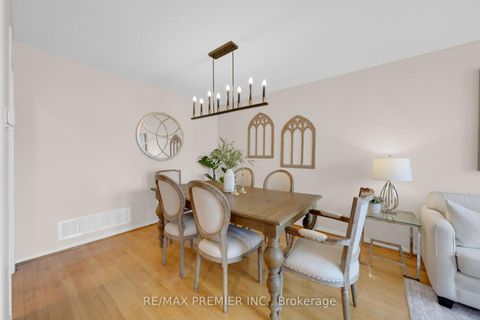 Photo 27 at 12 Yellowood Circle, Patterson, Vaughan