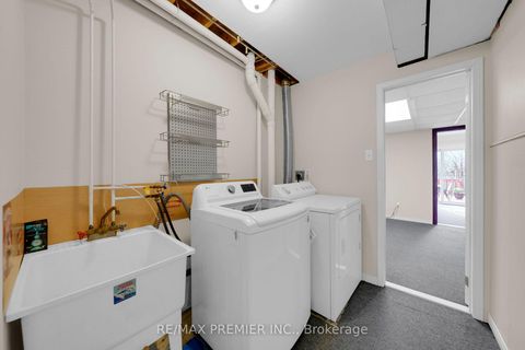 Photo 37 at 12 Yellowood Circle, Patterson, Vaughan