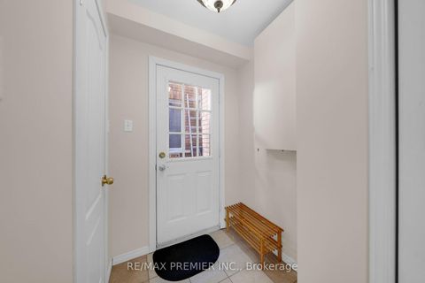 Photo 38 at 12 Yellowood Circle, Patterson, Vaughan