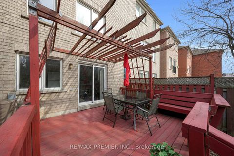 Photo 45 at 12 Yellowood Circle, Patterson, Vaughan