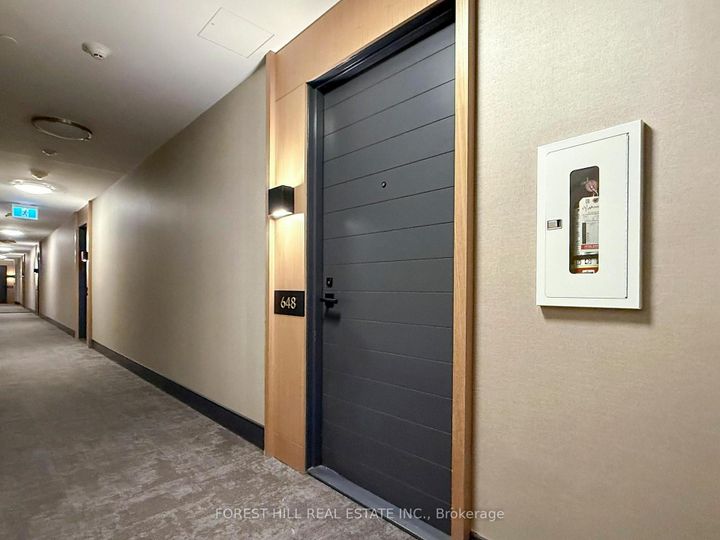 Photo 9 at 648 - 25 Adra Grado Way, Bayview Village, Toronto