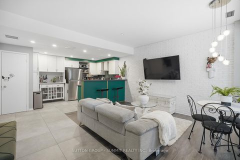 Photo 8 at 126 - 760 LAWRENCE Avenue W, Glen Park, Toronto
