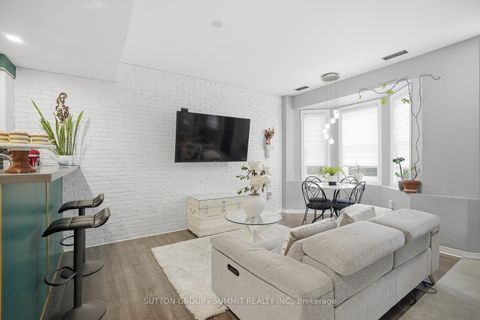 Photo 12 at 126 - 760 LAWRENCE Avenue W, Glen Park, Toronto