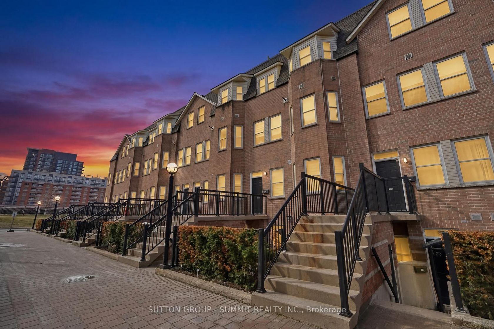 126 - 760 LAWRENCE Avenue W, Glen Park, Toronto by Loree Meneguzzi Real Estate 126 - 760 LAWRENCE Avenue W, Glen Park, Toronto