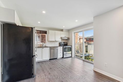 Photo 3 at 46 Sydenham Wells, Georgian Drive, Barrie