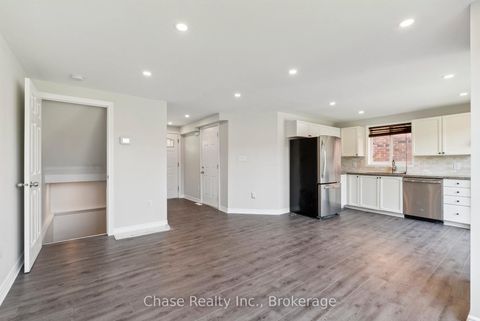 Photo 6 at 46 Sydenham Wells, Georgian Drive, Barrie