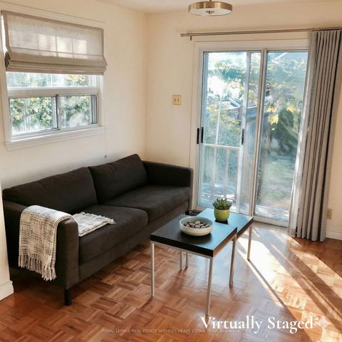 Photo 10 at 11 Foxley Street, Bellwoods, Toronto