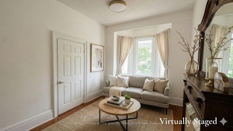 Photo 11 at 11 Foxley Street, Bellwoods, Toronto