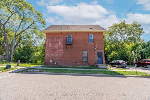 Photo 9 at 394 Centre Street S, Central, Oshawa