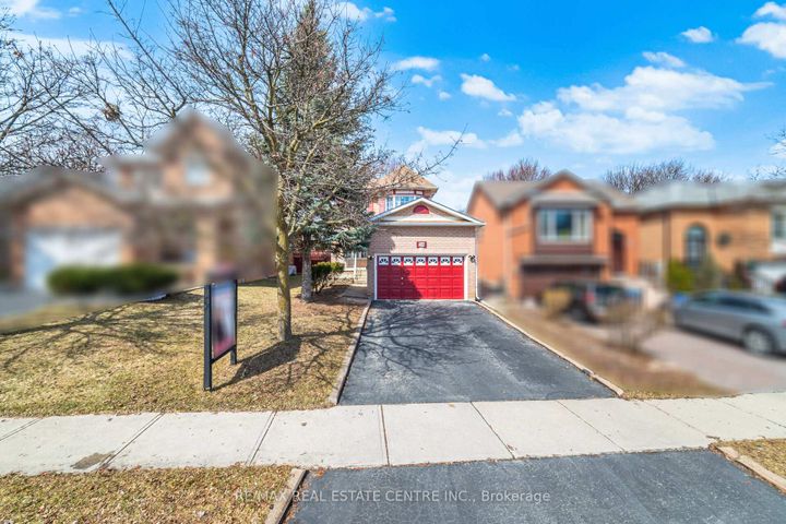 Photo 1 at 26 Braemore Road, Brampton West, Brampton