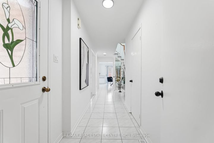 Photo 5 at 26 Braemore Road, Brampton West, Brampton