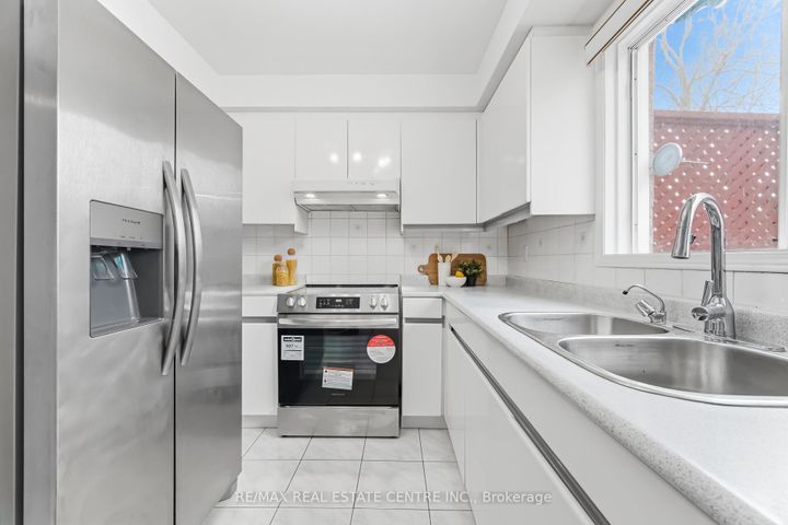 Photo 17 at 26 Braemore Road, Brampton West, Brampton