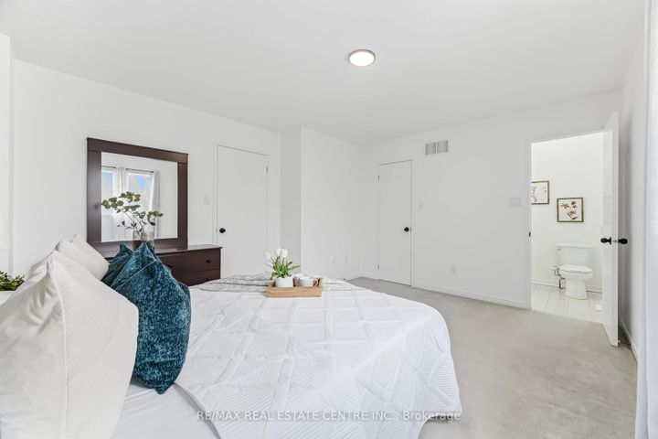 Photo 31 at 26 Braemore Road, Brampton West, Brampton