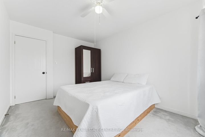 Photo 34 at 26 Braemore Road, Brampton West, Brampton