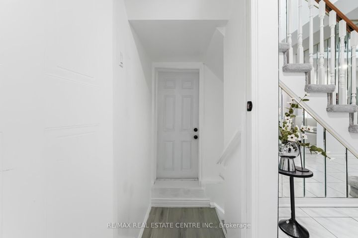 Photo 39 at 26 Braemore Road, Brampton West, Brampton