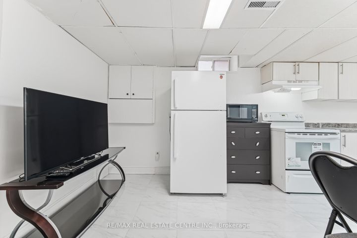 Photo 42 at 26 Braemore Road, Brampton West, Brampton