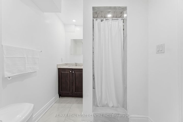 Photo 46 at 26 Braemore Road, Brampton West, Brampton