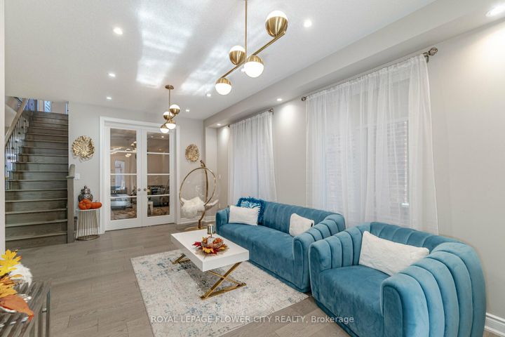 Photo 7 at 8 Ixworth Circle, Bram West, Brampton