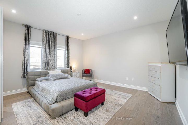 Photo 26 at 8 Ixworth Circle, Bram West, Brampton