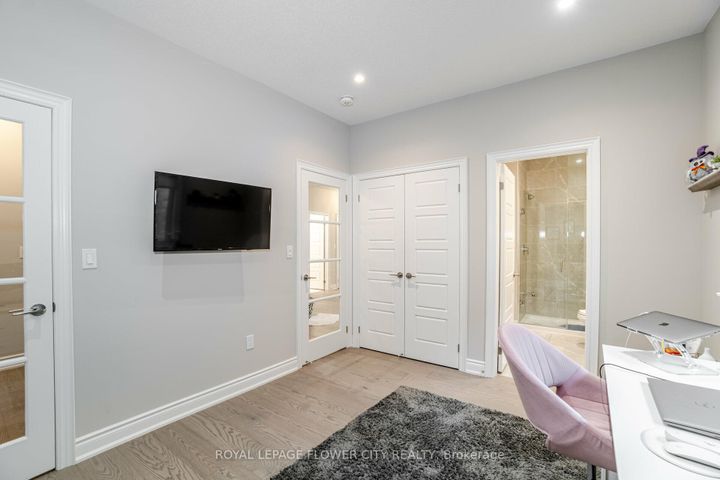 Photo 39 at 8 Ixworth Circle, Bram West, Brampton