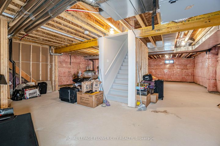 Photo 44 at 8 Ixworth Circle, Bram West, Brampton