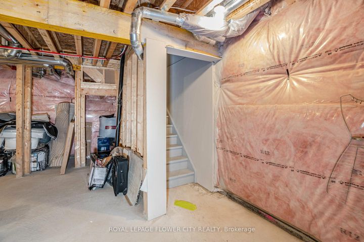 Photo 45 at 8 Ixworth Circle, Bram West, Brampton