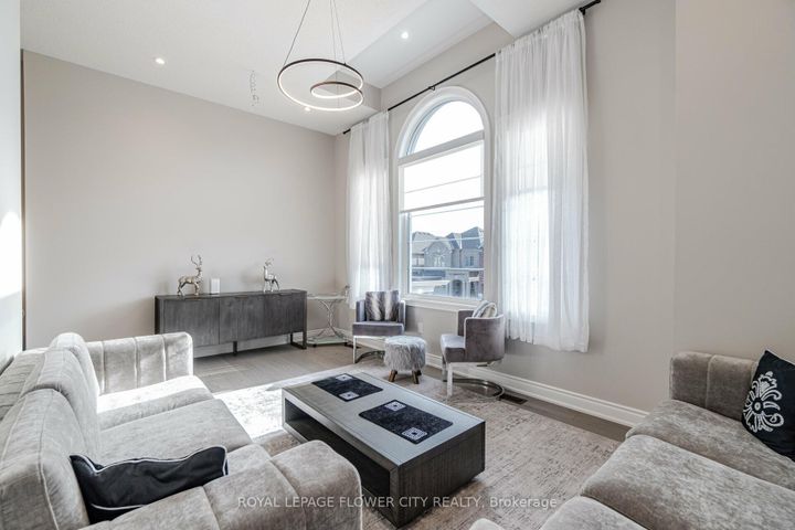 Photo 48 at 8 Ixworth Circle, Bram West, Brampton