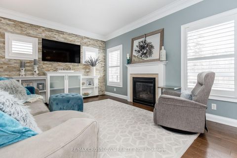 Photo 13 at 58 Versailles Crescent, Shore, Barrie