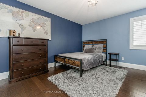 Photo 33 at 58 Versailles Crescent, Shore, Barrie