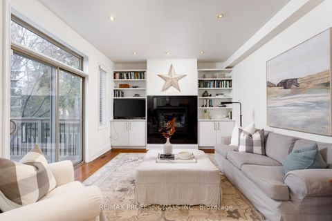 Photo 22 at 31 Gardenvale Road, Queensway, Toronto