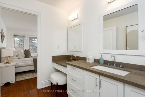 Photo 34 at 31 Gardenvale Road, Queensway, Toronto