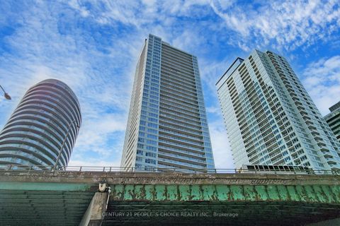 Photo 1 at 1006 - 17 Bathurst Street N, Waterfront Communities C1, Toronto