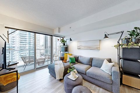 Photo 9 at 1006 - 17 Bathurst Street N, Waterfront Communities C1, Toronto