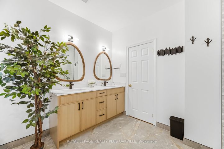 Photo 22 at 3409 Liptay Avenue, BC Bronte Creek, Oakville