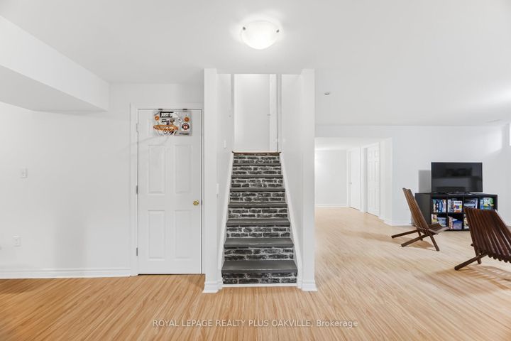 Photo 35 at 3409 Liptay Avenue, BC Bronte Creek, Oakville