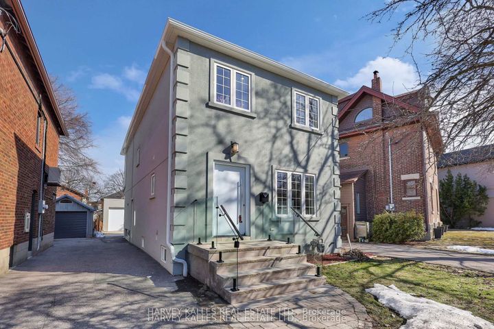 Photo 0 at 207 Sutherland Drive, Leaside, Toronto