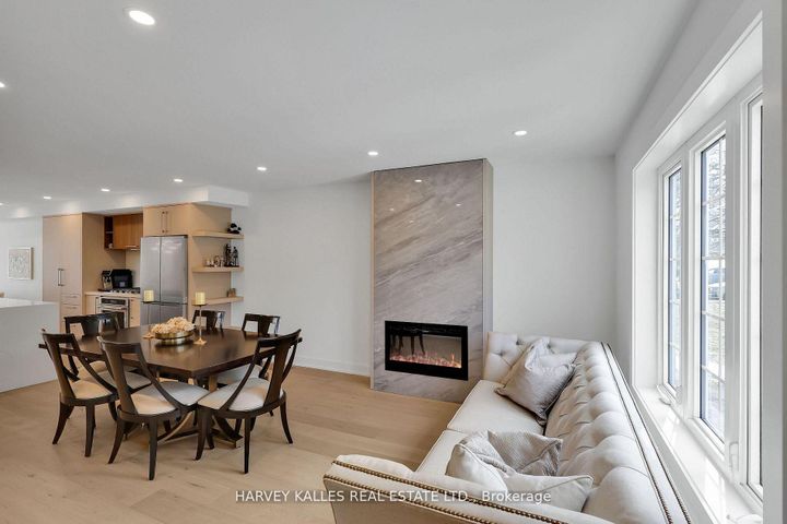 Photo 4 at 207 Sutherland Drive, Leaside, Toronto