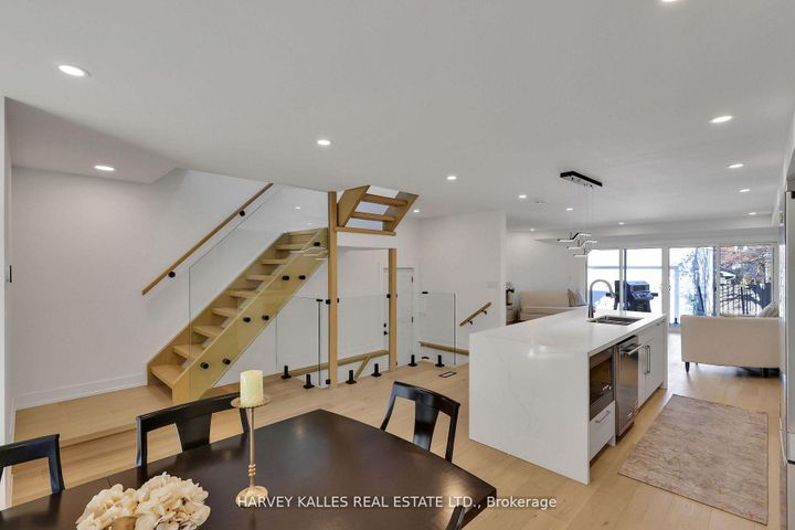 Photo 8 at 207 Sutherland Drive, Leaside, Toronto