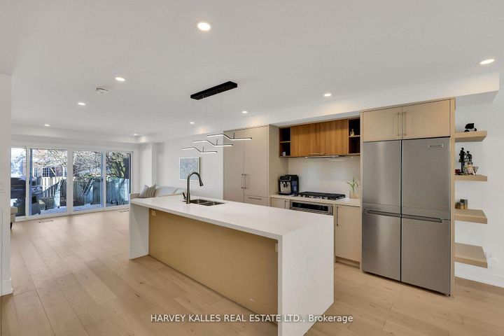 Photo 16 at 207 Sutherland Drive, Leaside, Toronto