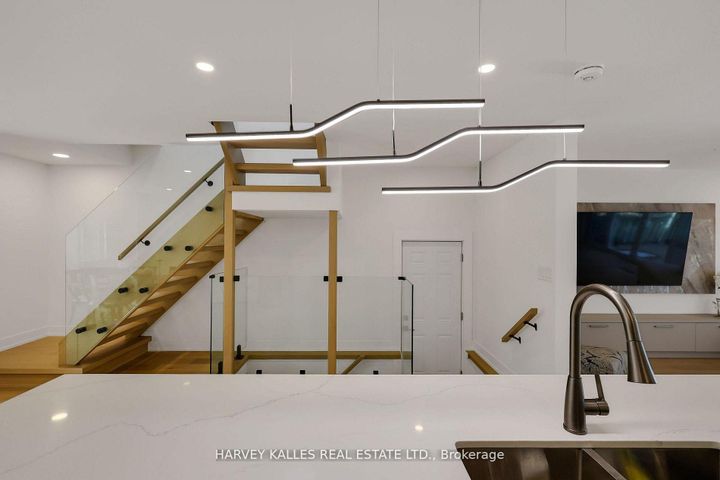 Photo 19 at 207 Sutherland Drive, Leaside, Toronto