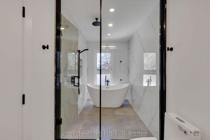 Photo 27 at 207 Sutherland Drive, Leaside, Toronto