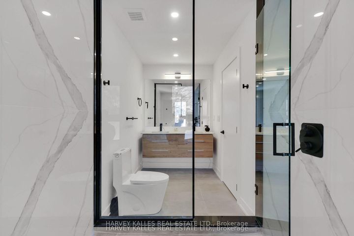 Photo 29 at 207 Sutherland Drive, Leaside, Toronto