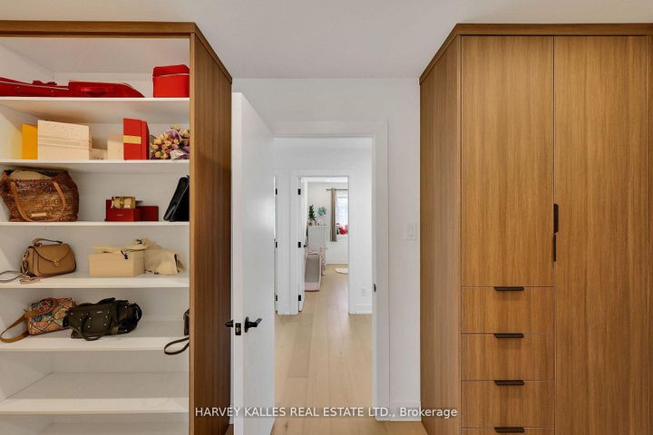 Photo 30 at 207 Sutherland Drive, Leaside, Toronto