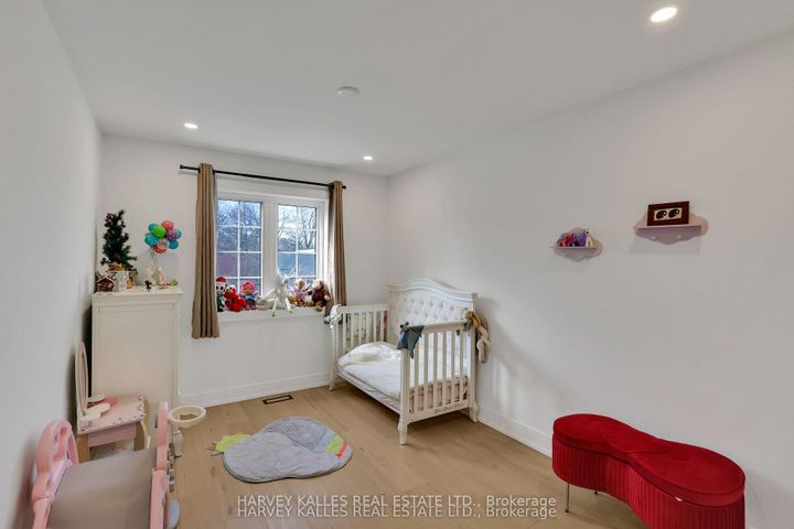 Photo 32 at 207 Sutherland Drive, Leaside, Toronto