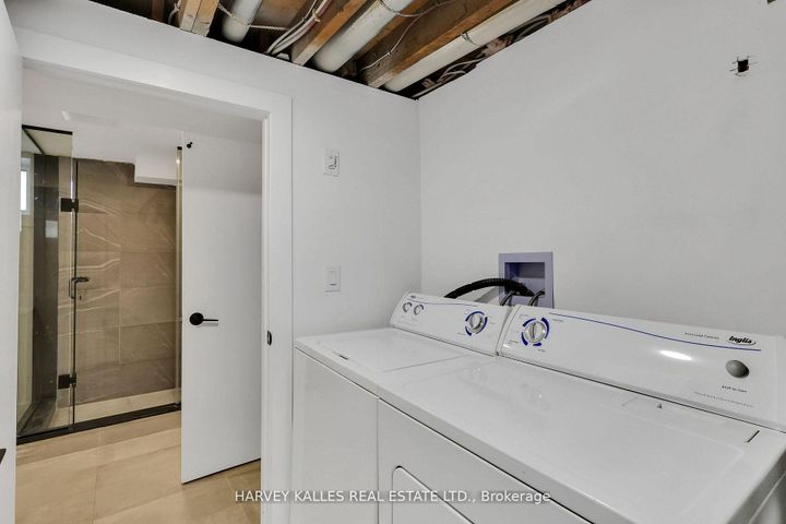 Photo 45 at 207 Sutherland Drive, Leaside, Toronto