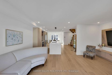 Photo 12 at 207 Sutherland Drive, Leaside, Toronto